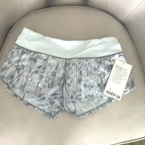 Lululemon Speed Up LR short 2.5” lined